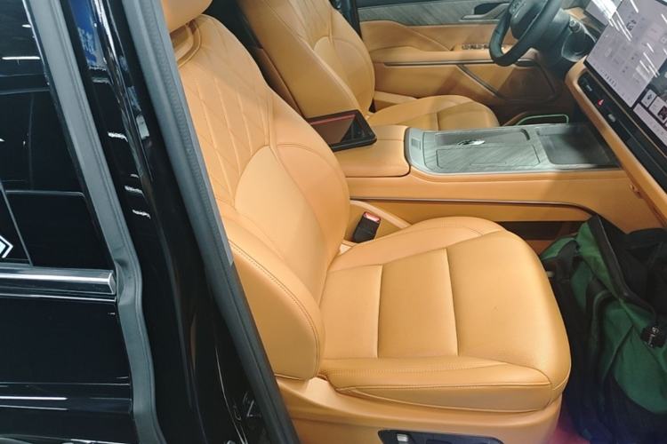 Used Wey Gaoshan 2025 Four-Wheel Drive Alpine 8 Right Front Seat