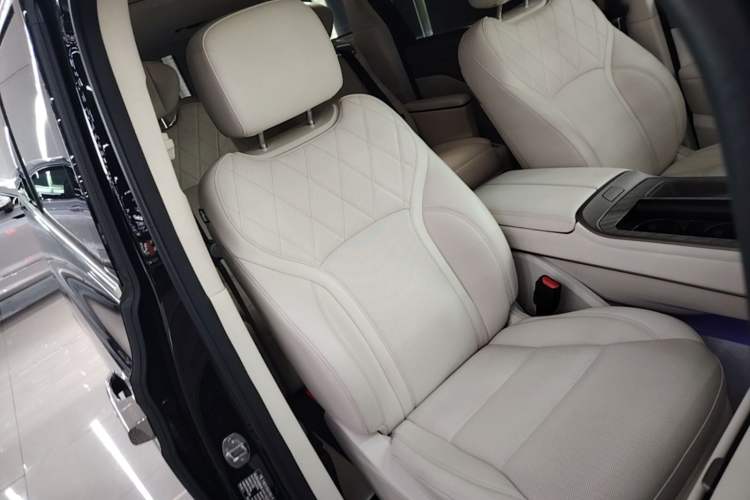 Used Wey Gaoshan 2025 Four-Wheel Drive Alpine 8 Right Front Seat