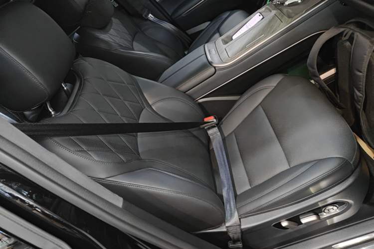 Used Wey Gaoshan 2025 Four-Wheel Drive Alpine 8 Right Front Seat