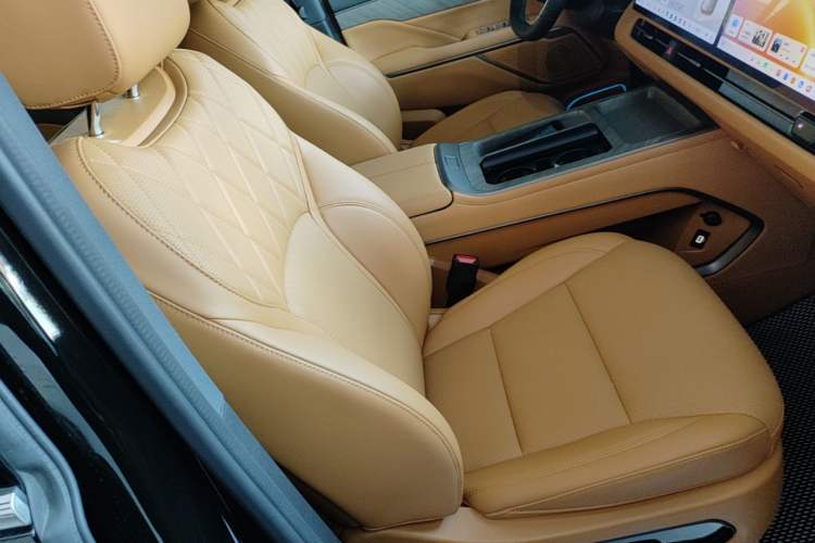 Used Wey Gaoshan 2025 Model Four-Wheel Drive Gao Shan 7 Right Front Seat