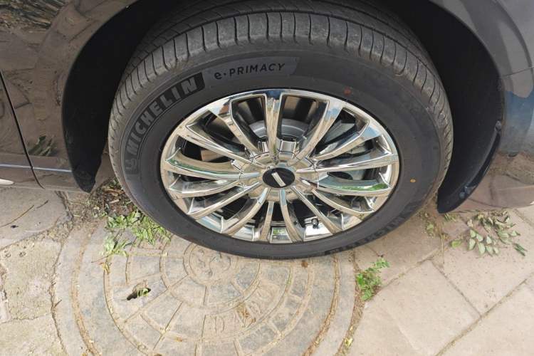 Used Wey Gaoshan 2025 Four-Wheel Drive Alpine 8 Right Front Wheel Hub