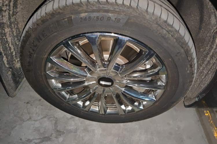 Used Wey Gaoshan 2025 Four-Wheel Drive Alpine 8 Right Front Wheel Hub