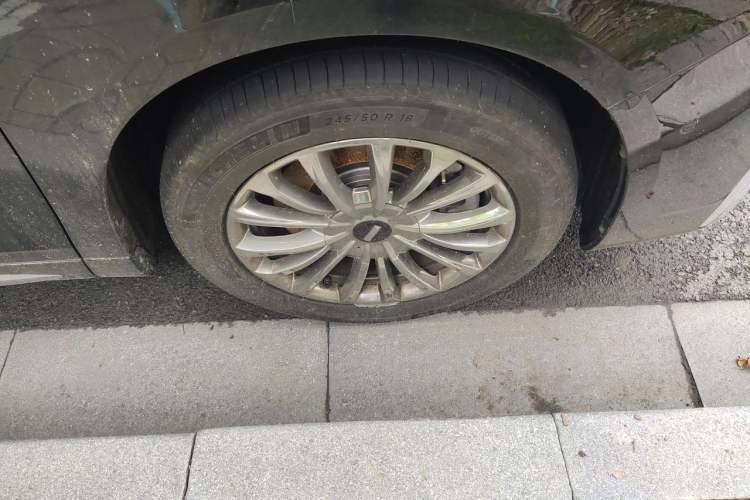Used Wey Gaoshan 2025 Four-Wheel Drive Alpine 8 Right Front Wheel Hub