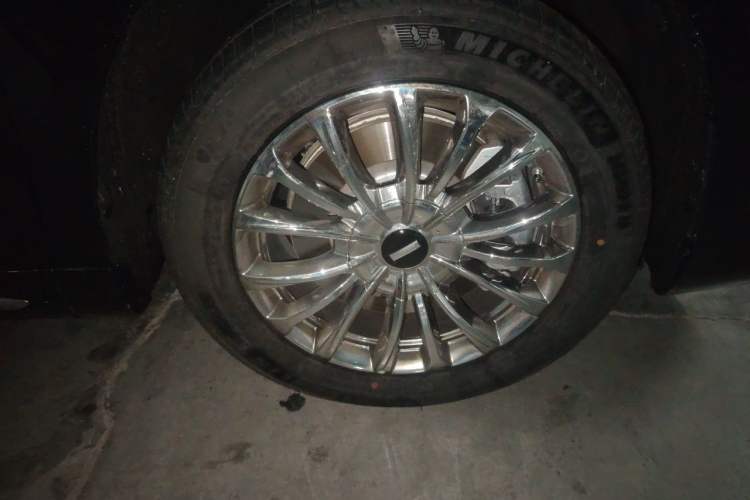 Used Wey Gaoshan 2025 Four-Wheel Drive Alpine 8 Right Front Wheel Hub