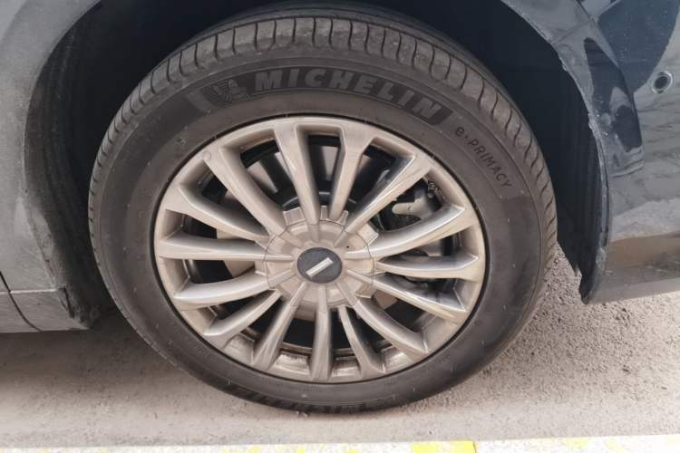 Used Wey Gaoshan 2025 Four-Wheel Drive Alpine 8 Right Front Wheel Hub