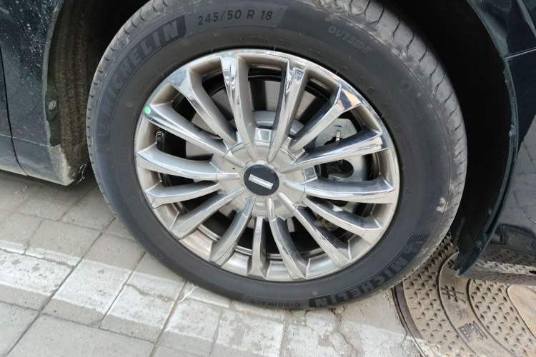Used Wey Gaoshan 2025 Four-Wheel Drive Alpine 9 Right Front Wheel Hub