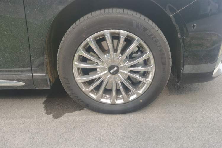 Used Wey Gaoshan 2025 Four-Wheel Drive Alpine 8 Right Front Wheel Hub