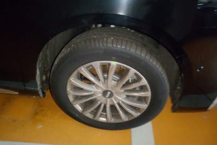 Used Wey Gaoshan 2025 Four-Wheel Drive Alpine 8 Right Front Wheel Hub