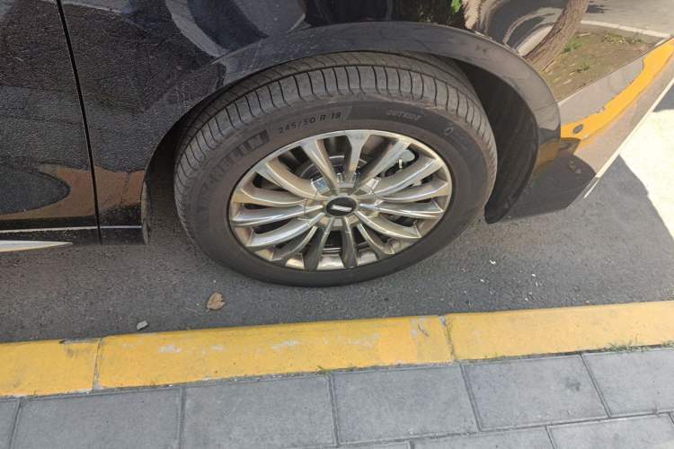 Used Wey Gaoshan 2025 Four-Wheel Drive Alpine 8 Right Front Wheel Hub