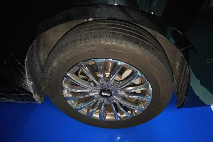 Used Wey Gaoshan 2025 Four-Wheel Drive Alpine 8 Right Front Wheel Hub