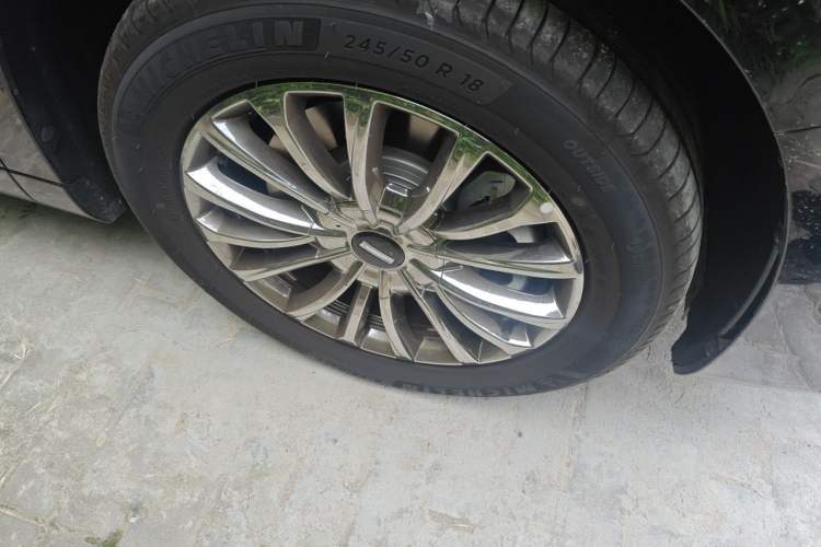 Used Wey Gaoshan 2025 Four-Wheel Drive Alpine 8 Right Front Wheel Hub