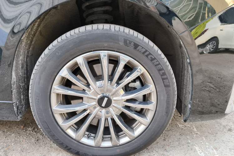 Used Wey Gaoshan 2025 Four-Wheel Drive Alpine 8 Right Front Wheel Hub