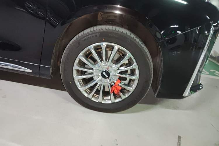 Used Wey Gaoshan 2025 Four-Wheel Drive Alpine 8 Right Front Wheel Hub