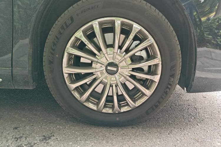 Used Wey Gaoshan 2025 Four-Wheel Drive Alpine 8 Right Front Wheel Hub