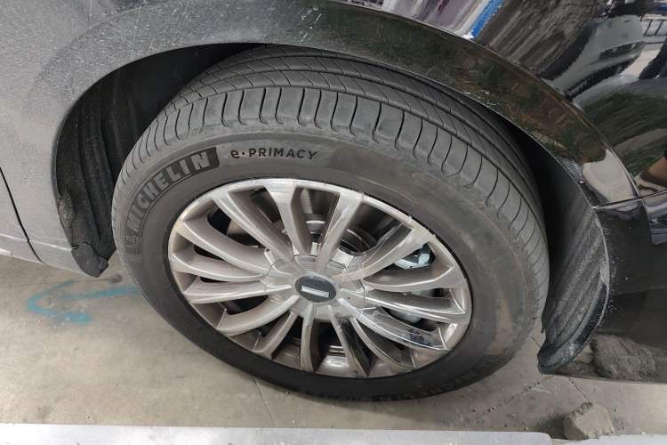 Used Wey Gaoshan 2025 Four-Wheel Drive Alpine 8 Right Front Wheel Hub