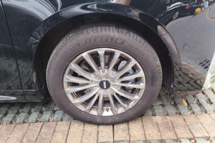 Used Wey Gaoshan 2025 Four-Wheel Drive Alpine 8 Right Front Wheel Hub
