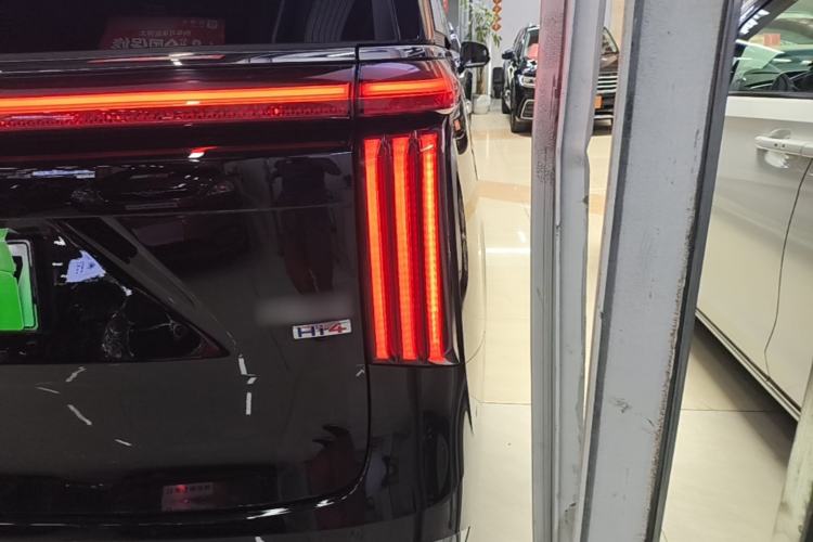 Used Wey Gaoshan 2025 Four-Wheel Drive Alpine 8 Right Rear Taillight