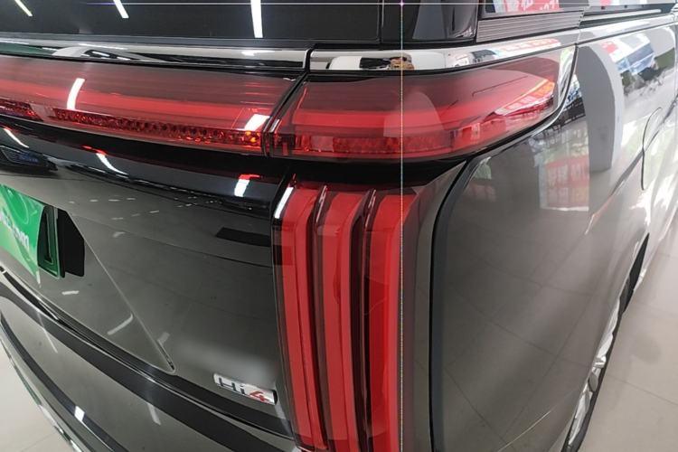 Used Wey Gaoshan 2025 Four-Wheel Drive Alpine 8 Right Rear Taillight