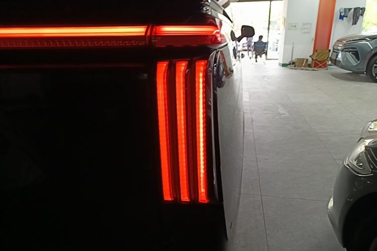 Used Wey Gaoshan 2025 Four-Wheel Drive Alpine 8 Right Rear Taillight