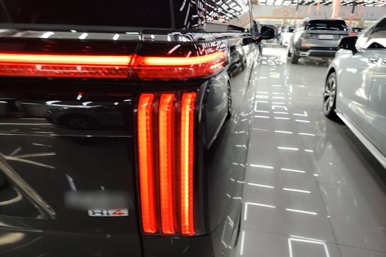 Used Wey Gaoshan 2025 Four-Wheel Drive Alpine 8 Right Rear Taillight