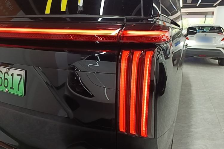 Used Wey Gaoshan 2025 Four-Wheel Drive Alpine 8 Right Rear Taillight