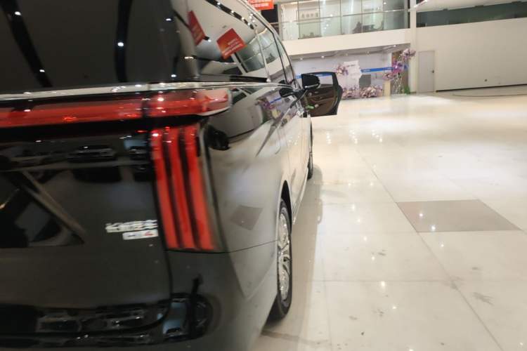 Used Wey Gaoshan 2025 Four-Wheel Drive Alpine 8 Right Rear Taillight