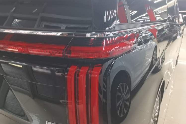 Used Wey Gaoshan 2025 Four-Wheel Drive Alpine 9 Right Rear Taillight