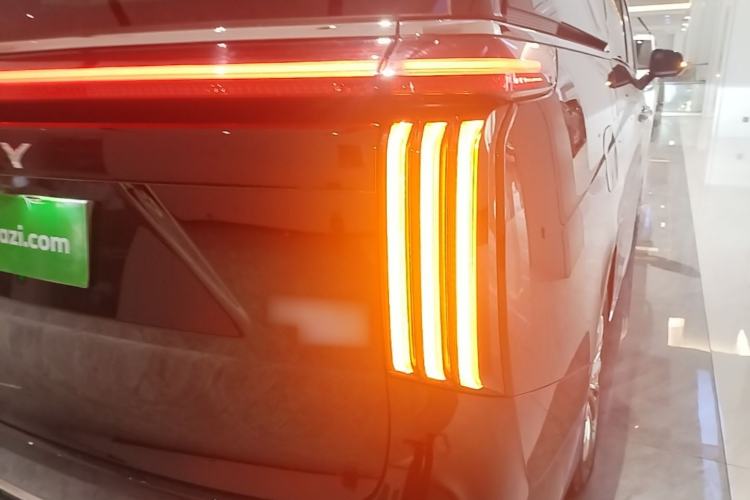 Used Wey Gaoshan 2025 Four-Wheel Drive Alpine 8 Right Rear Taillight