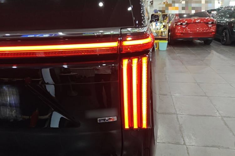 Used Wey Gaoshan 2025 Four-Wheel Drive Alpine 8 Right Rear Taillight