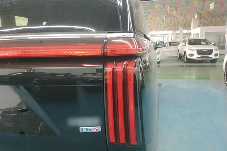 Used Wey Gaoshan 2025 Four-Wheel Drive Alpine 8 Right Rear Taillight