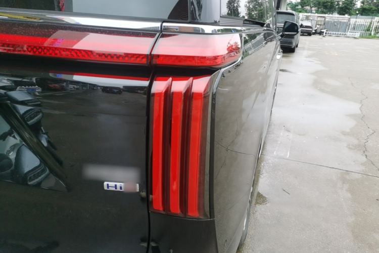 Used Wey Gaoshan 2025 Four-Wheel Drive Alpine 8 Right Rear Taillight