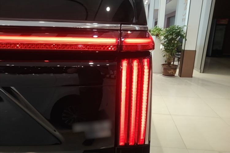 Used Wey Gaoshan 2025 Four-Wheel Drive Alpine 8 Right Rear Taillight