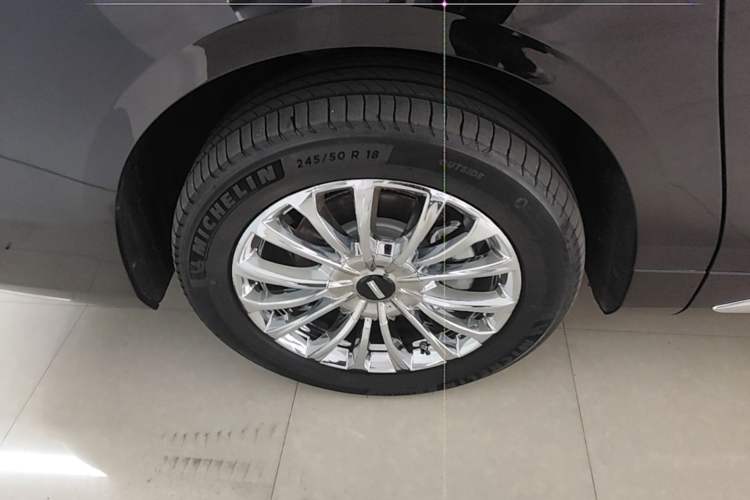Used Wey Gaoshan 2025 Four-Wheel Drive Alpine 8 Right Rear Wheel Hub
