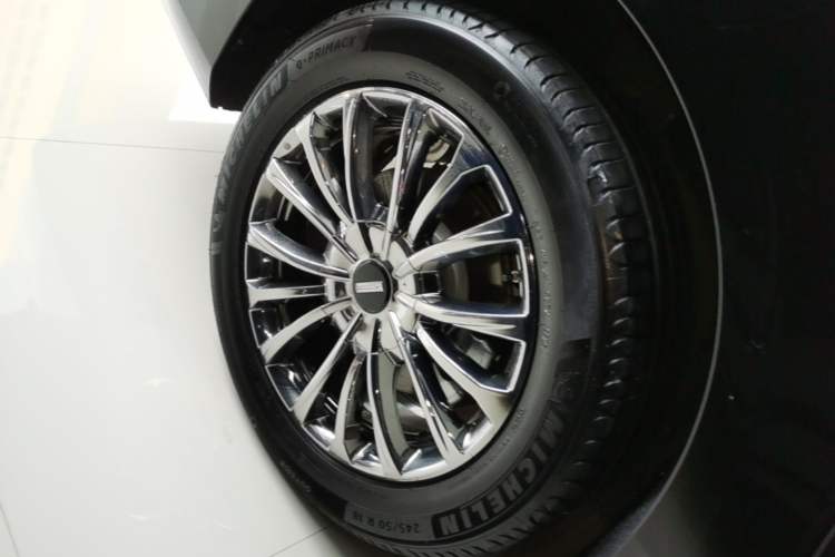 Used Wey Gaoshan 2025 Four-Wheel Drive Alpine 8 Right Rear Wheel Hub