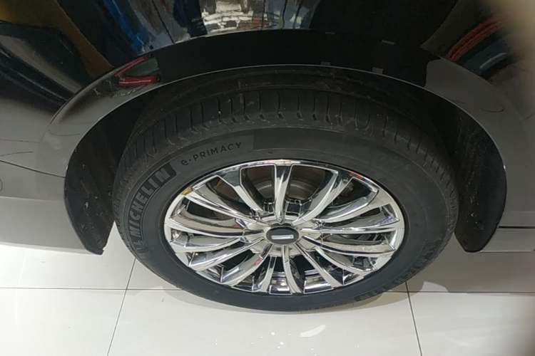 Used Wey Gaoshan 2025 Four-Wheel Drive Alpine 8 Right Rear Wheel Hub