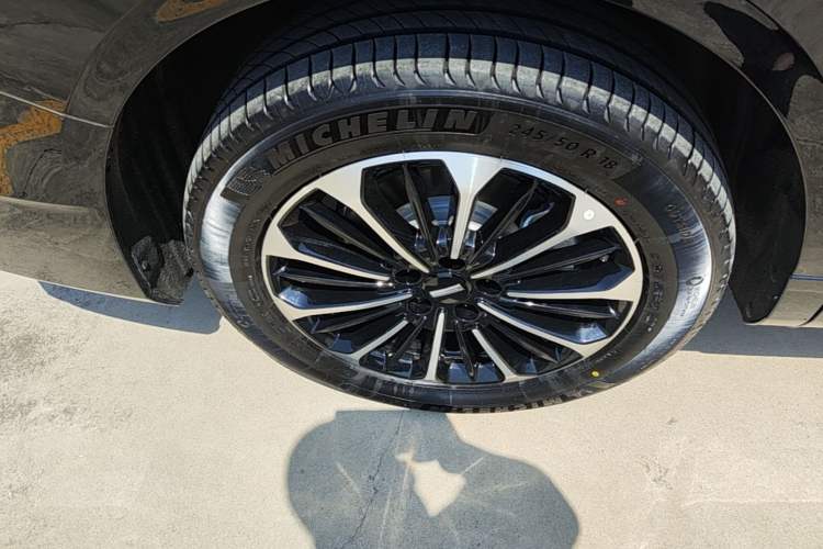 Used Wey Gaoshan 2025 Model Four-Wheel Drive Gao Shan 7 Right Rear Wheel Hub
