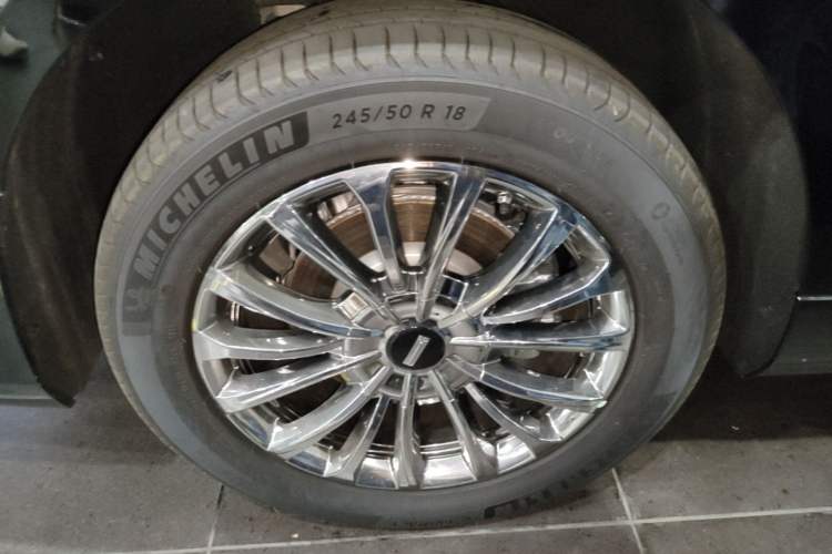 Used Wey Gaoshan 2025 Four-Wheel Drive Alpine 8 Right Rear Wheel Hub