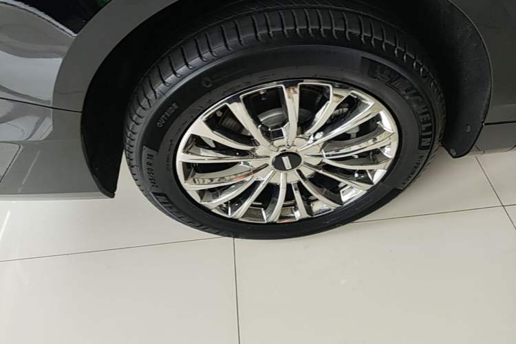 Used Wey Gaoshan 2025 Four-Wheel Drive Alpine 8 Right Rear Wheel Hub