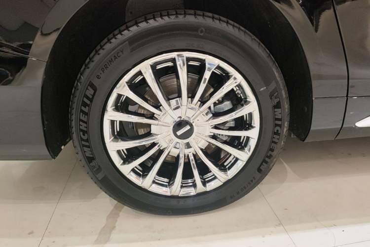 Used Wey Gaoshan 2025 Four-Wheel Drive Alpine 8 Right Rear Wheel Hub