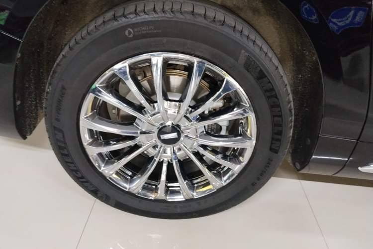 Used Wey Gaoshan 2025 Four-Wheel Drive Alpine 8 Right Rear Wheel Hub