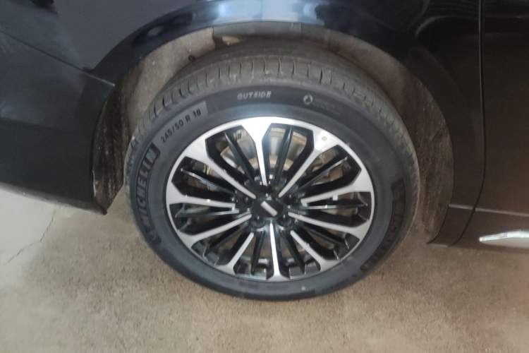 Used Wey Gaoshan 2025 Model Four-Wheel Drive Gao Shan 7 Right Rear Wheel Hub