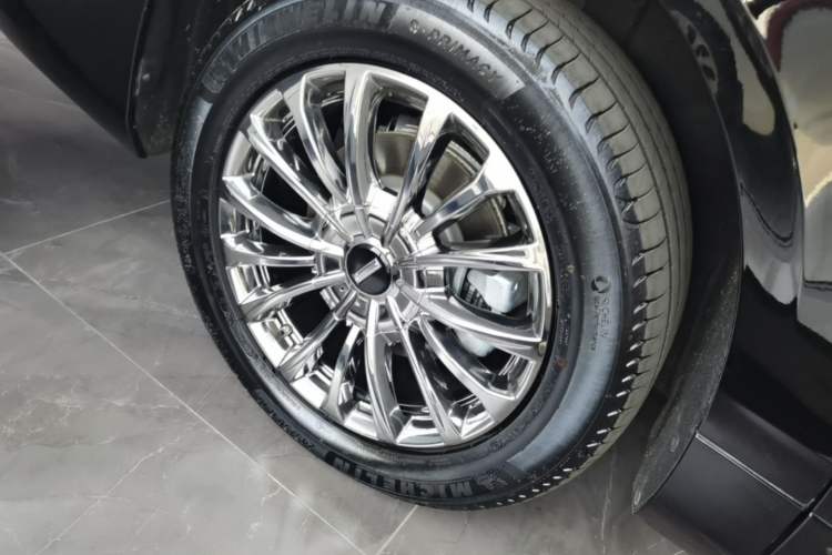 Used Wey Gaoshan 2025 Four-Wheel Drive Alpine 8 Right Rear Wheel Hub