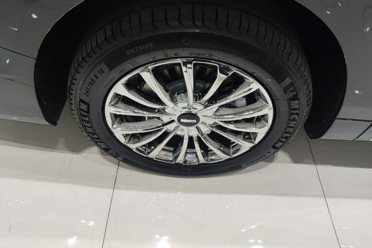 Used Wey Gaoshan 2025 Four-Wheel Drive Alpine 8 Right Rear Wheel Hub
