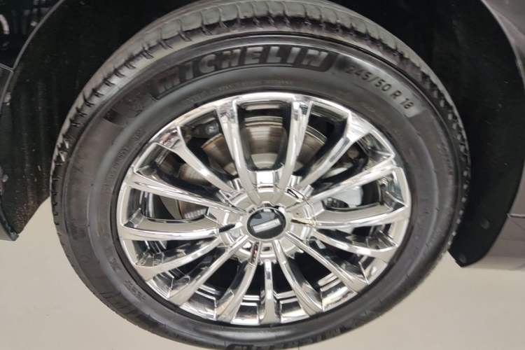 Used Wey Gaoshan 2025 Four-Wheel Drive Alpine 8 Right Rear Wheel Hub