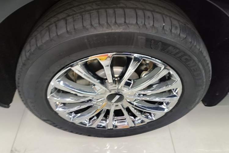 Used Wey Gaoshan 2025 Four-Wheel Drive Alpine 8 Right Rear Wheel Hub