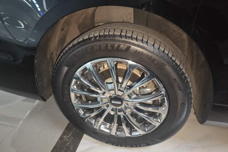 Used Wey Gaoshan 2025 Four-Wheel Drive Alpine 8 Right Rear Wheel Hub