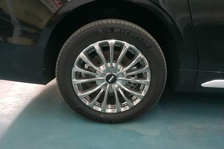 Used Wey Gaoshan 2025 Four-Wheel Drive Alpine 8 Right Rear Wheel Hub