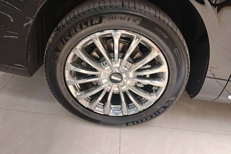 Used Wey Gaoshan 2025 Four-Wheel Drive Alpine 8 Right Rear Wheel Hub