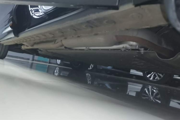Used Wey Gaoshan 2025 Four-Wheel Drive Alpine 8 Right Side Sill