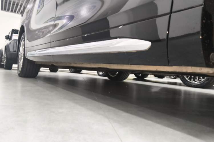 Used Wey Gaoshan 2025 Four-Wheel Drive Alpine 8 Right Side Sill